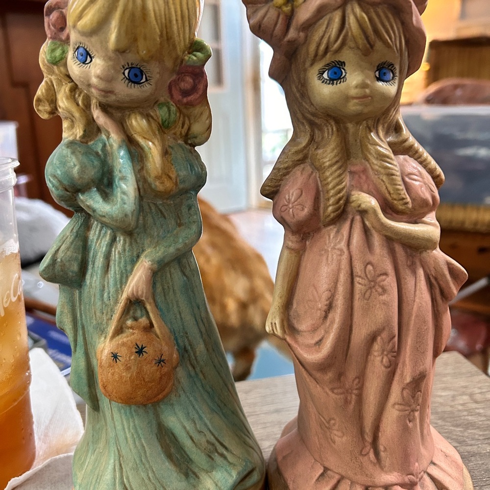 Charming Vintage Style Figurines - Green and Pink